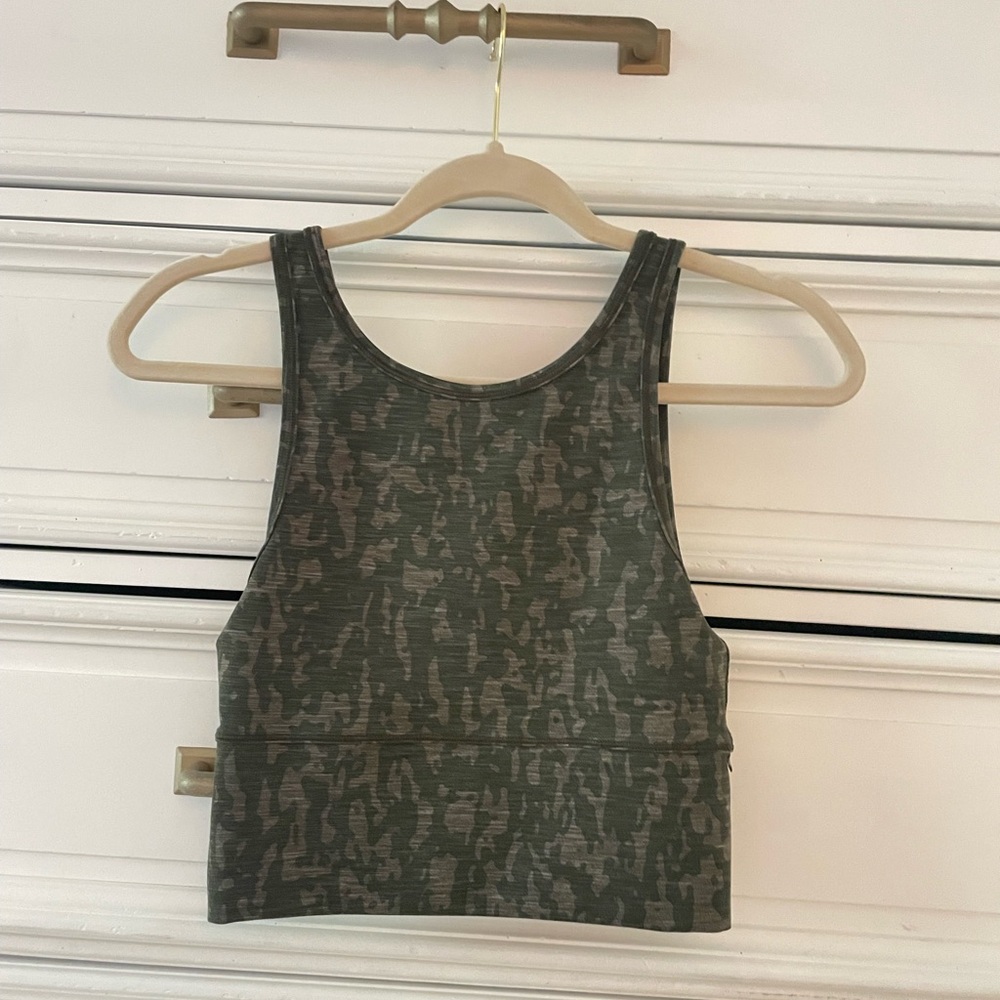 Lululemon tank